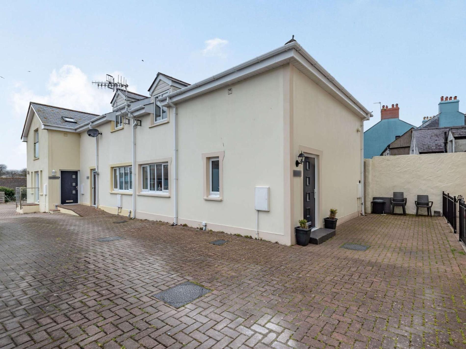 2 Bed In Tenby Fb219 Ngoại thất bức ảnh
